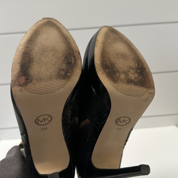 MICHAEL Michael Kors black Booties - Picture 8 of 9